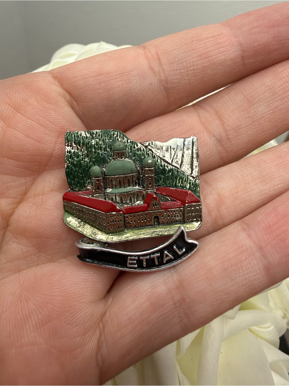 Ettal Decorative Red & Green Enamel Pin - Home Art Accent